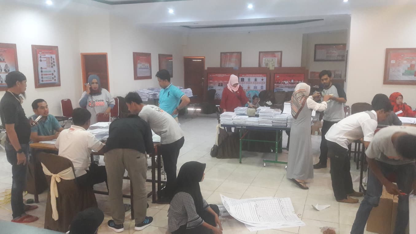 VIDEO : KPU Palopo Mulai Salurkan Surat Pemberitahuan Memilih