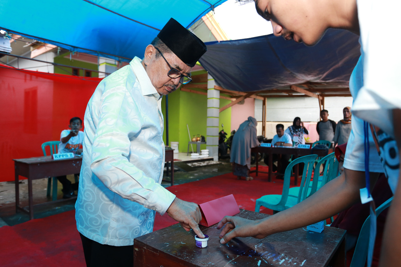 FOTO-FOTO : Walikota Palopo Nyoblos di Benteng