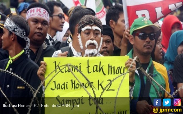 Asal Tak Jadi Beban Pusat, Menpan-RB Persilakan Daerah Angkat Honorer