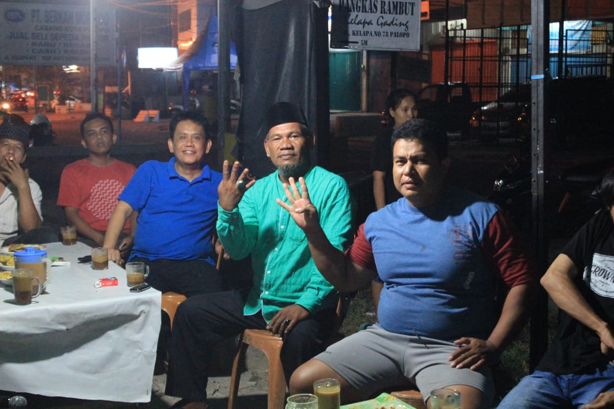 Mulai Bergerak, Rustan Taruk Perkuat Basis Keluarga dan Sahabat