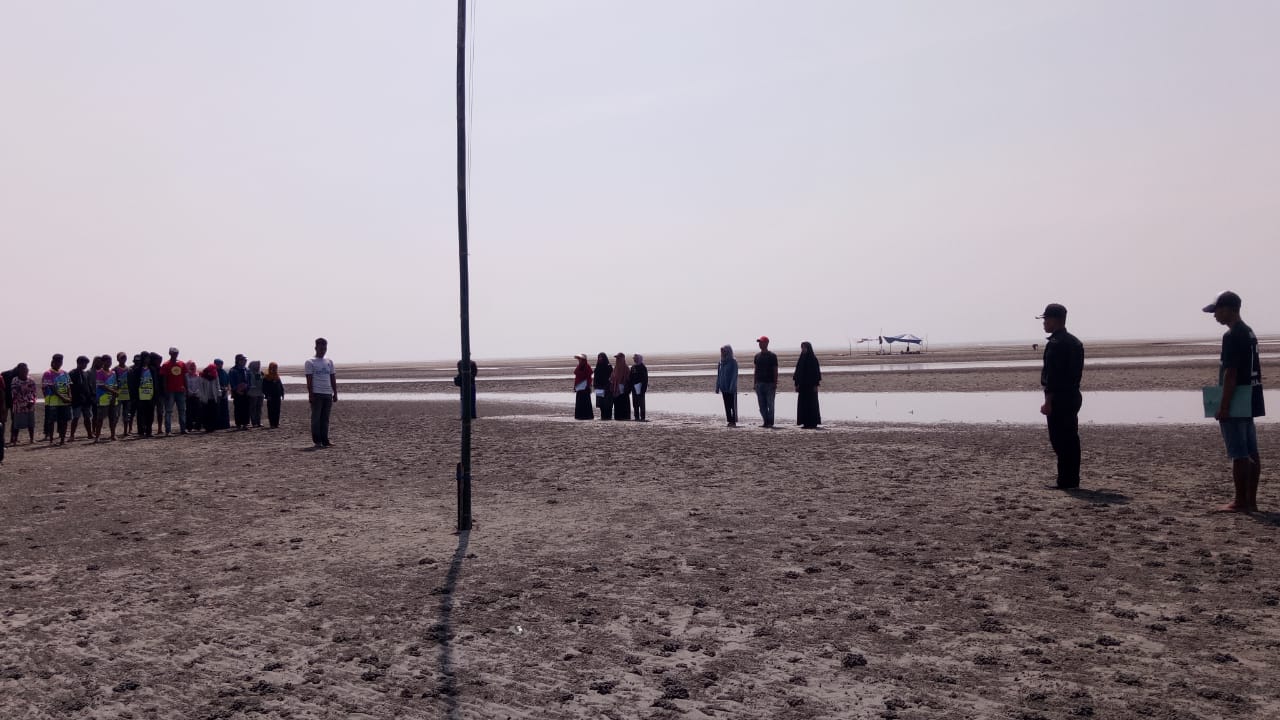 Hari Sumpah Pemuda, Camat Malbar Upacara di Pasir Putih