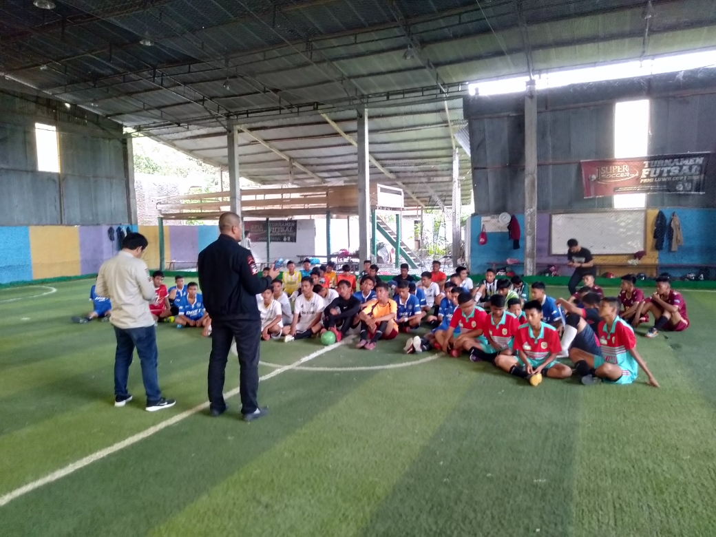 Di Lapangan Futsal, KPU Luwu Sosialisasi Pemilu