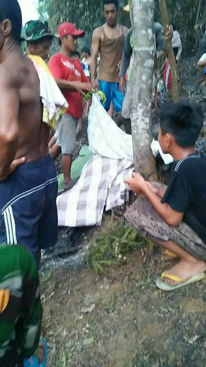 INNALILLAHI… Damkar Palopo Evakuasi Warga Sempowae Meninggal di Kebun