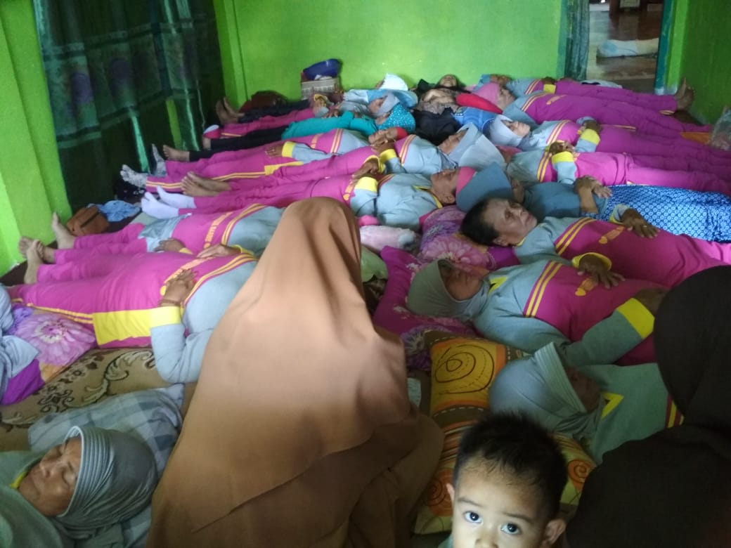 Usai Jalani Hipnoterapi, Ibu-ibu Frozen Barbie Malah Menangis