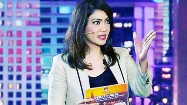 Mantan Jurnalis Cantik dan Awet Muda Ini Jadi Moderator Debat Capres Pilres 2019… Intip Profil Ira Koesno di SINI