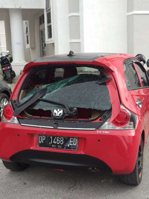 Demo Tuntut Pemekaran Luteng Ricuh di Depan Kantor Walikota, Sejumlah Fasilitas Publik dan Kendaraan PNS Dirusak