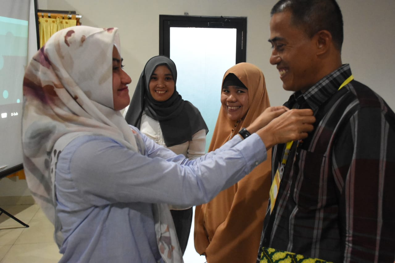 Indah Tutup Pelatihan Manajemen Pengelolaan Koperasi