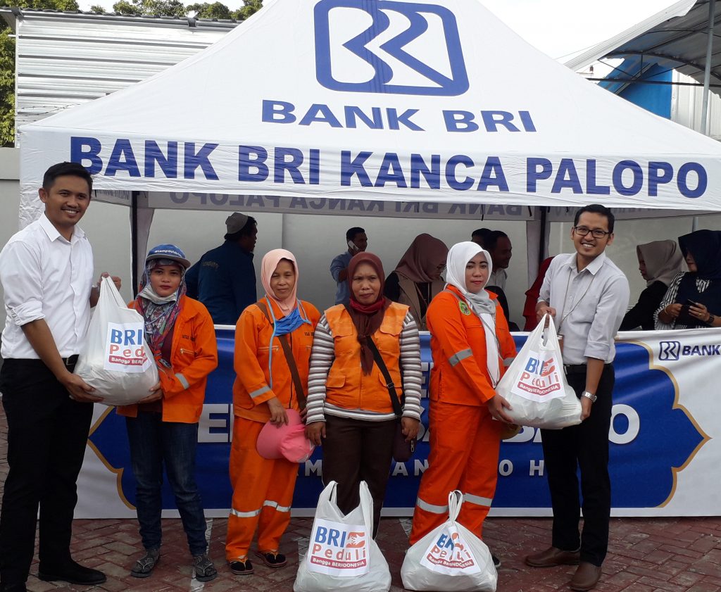 Bank BRI Cabang Palopo Berbagi Ratusan Paket Sembako