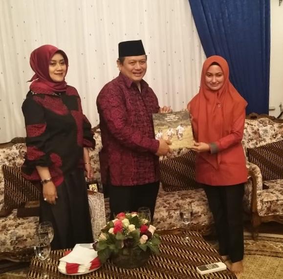 Berkunjung ke Tiga Negara, Ini Tiga Souvenir Khas Luwu Utara yang Disiapkan Indah Putri