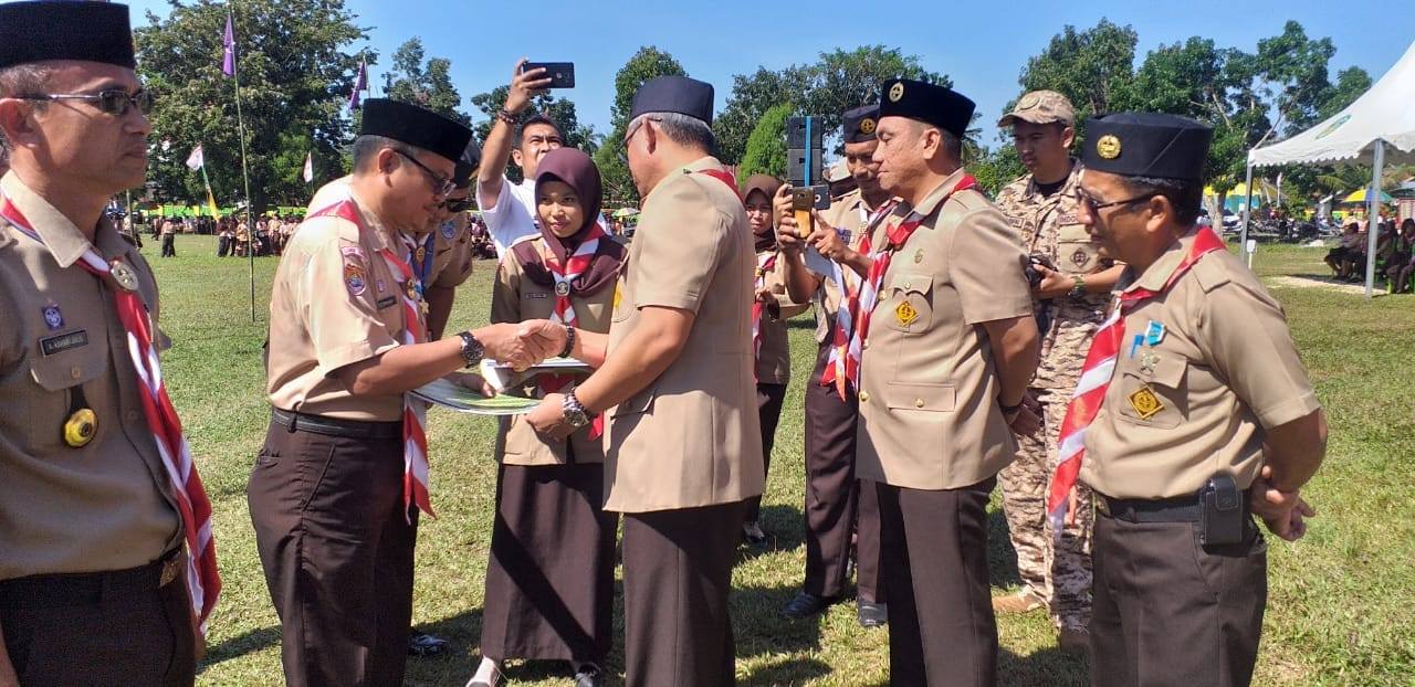 38 Anggota Gerakan Pramuka Lutim Diberi Penghargaan