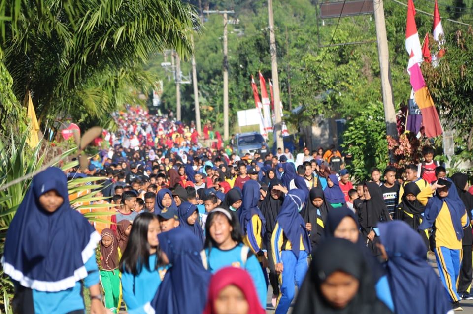 Peringati HKN ke-72, Ratusan Warga Malili Ramaikan Jalan Sehat