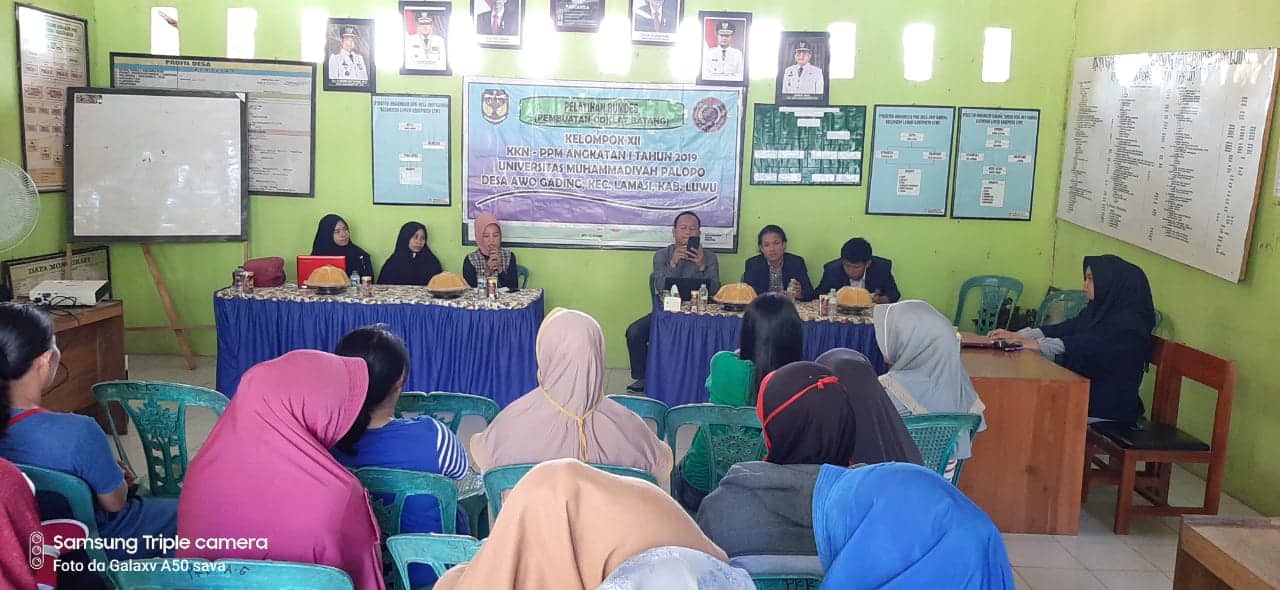 Mahasiswa Unismuh Palopo Latih Warga Desa Awo Gading Buat Cokelat Batang