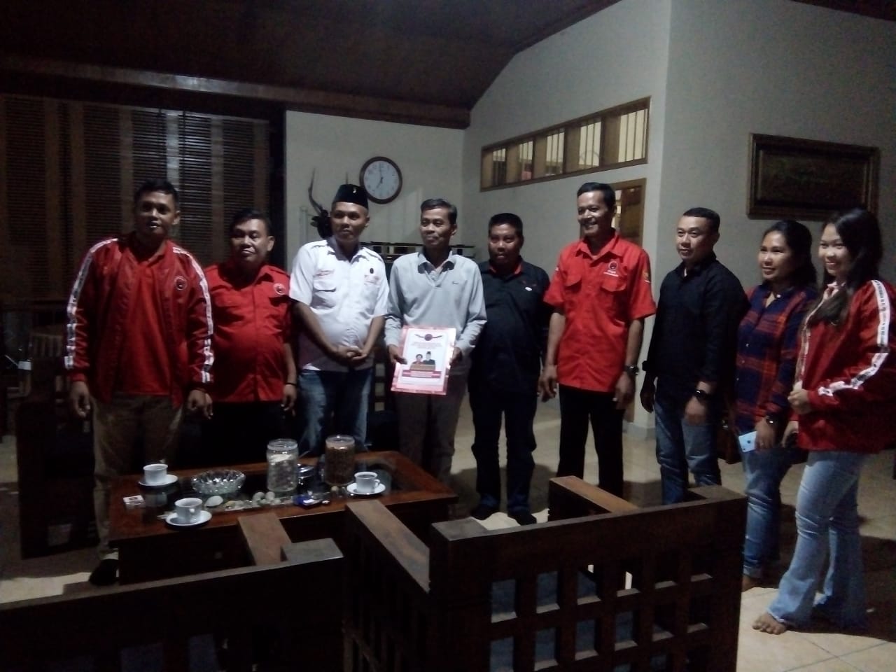 Formulir Pendaftaran Calon Bupati PDIP Luwu Utara Diantar ke Kediaman Thahar Rum