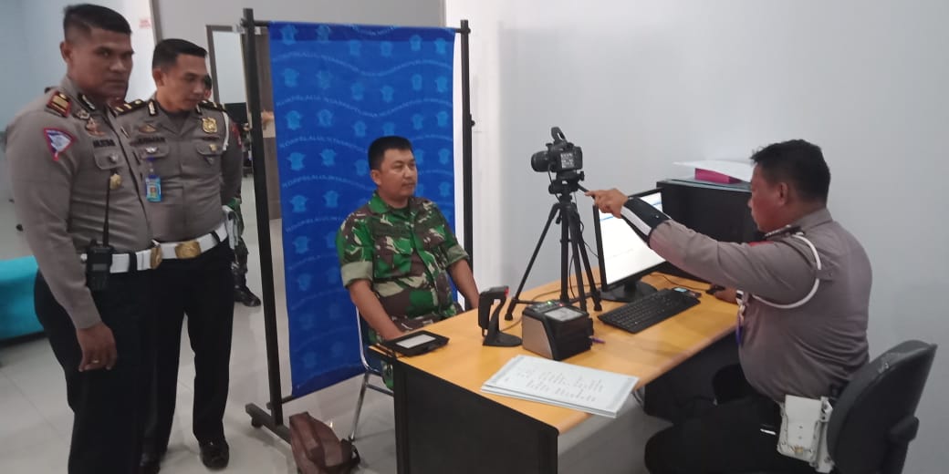 Puluhan Anggota TNI Dapat SIM Gratis dari Satlantas Polres Luwu Utara