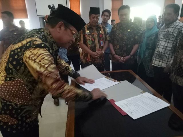 Lantik 74 Kepala Sekolah dan 18 Pejabat Eselon IV, Bupati Luwu: Jangan Sombong, Pimpinan Tak Selalu Benar