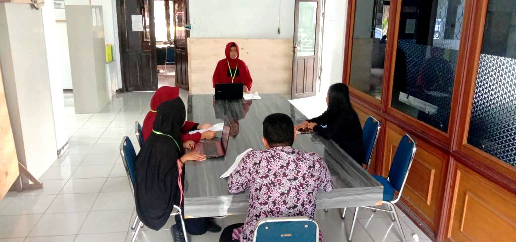 Siswi SMKN 4 Palopo Magang di Dinas Kominfo Palopo, Digembleng Pemrograman Web