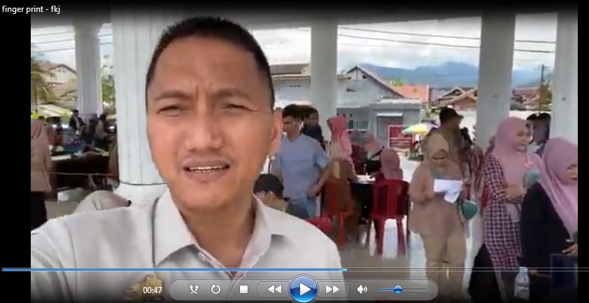 VIDEO: Pantau Perekaman Sidik Jari dan Retina Mata, FKJ Bikin Vlog, Yuk Kita Intip!