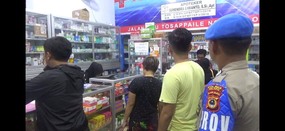 Video Detik-Detik Polisi Razia Apotik Akibat Masker Langka di Palopo