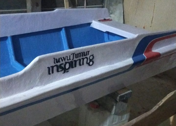 Melirik Pengrajin Perahu Berbahan Fiber di Luwu Timur