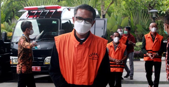 Nestapa ‘Prof Andalan’ di Kursi Pesakitan Akibat Suap