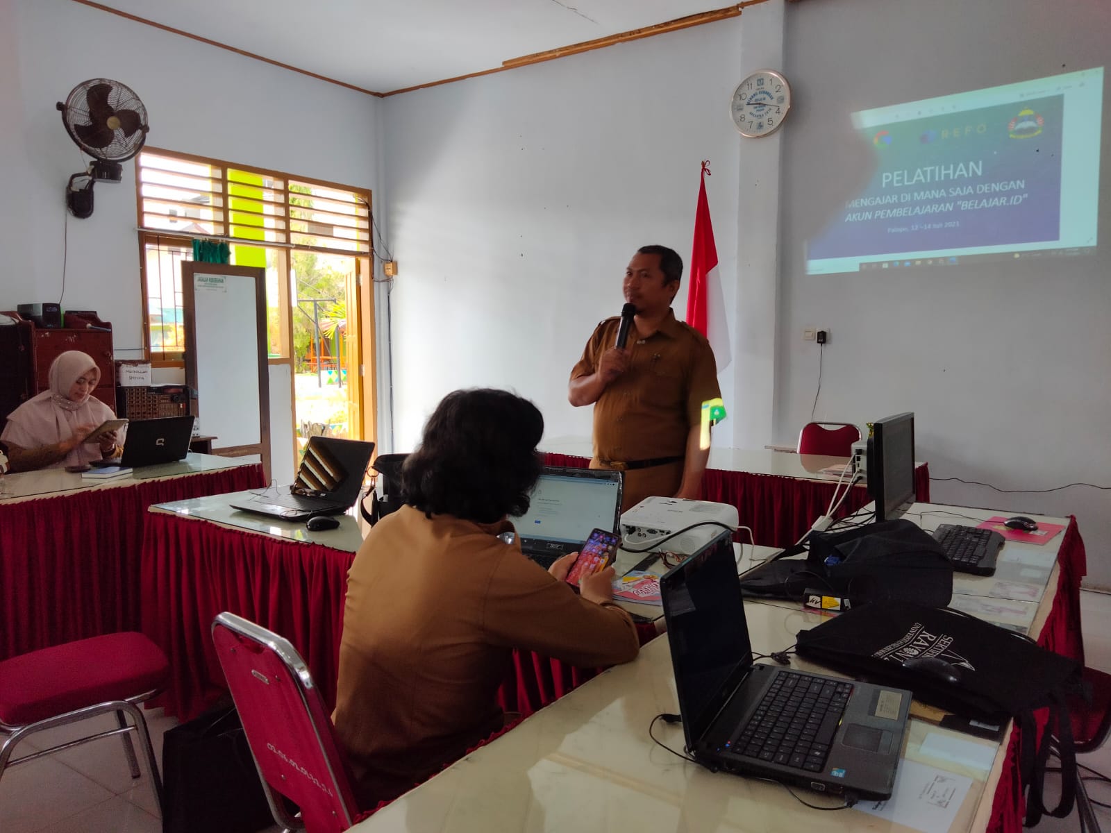 Tingkatkan Kompetensi Guru, SMPN 1 Palopo Gelar Pelatihan