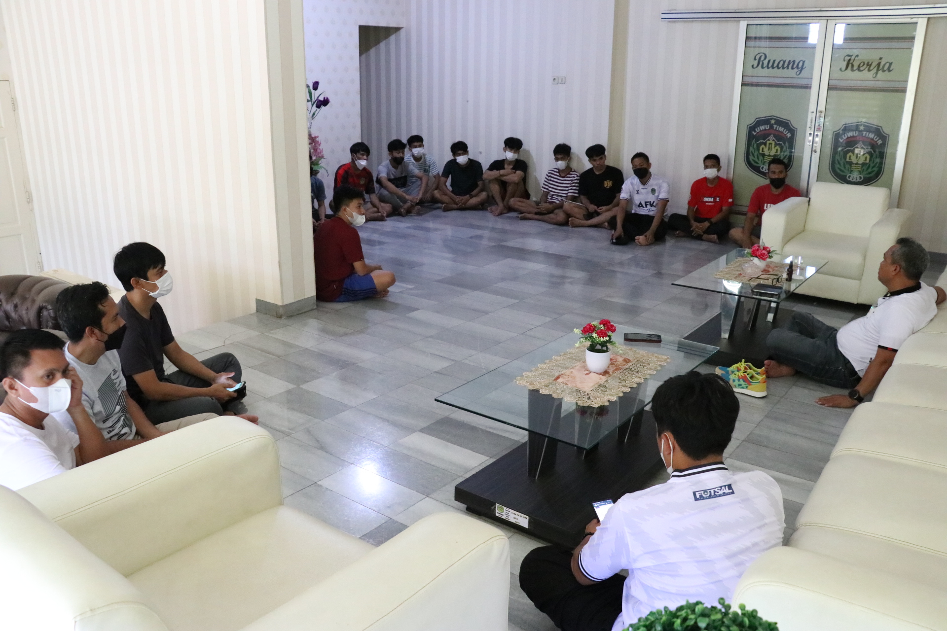 Kalahkan Palopo dan Pinrang, Budiman Berikan Motivasi Kepada Tim Futsal Luwu Timur Jelang Menghadapi Bantaeng