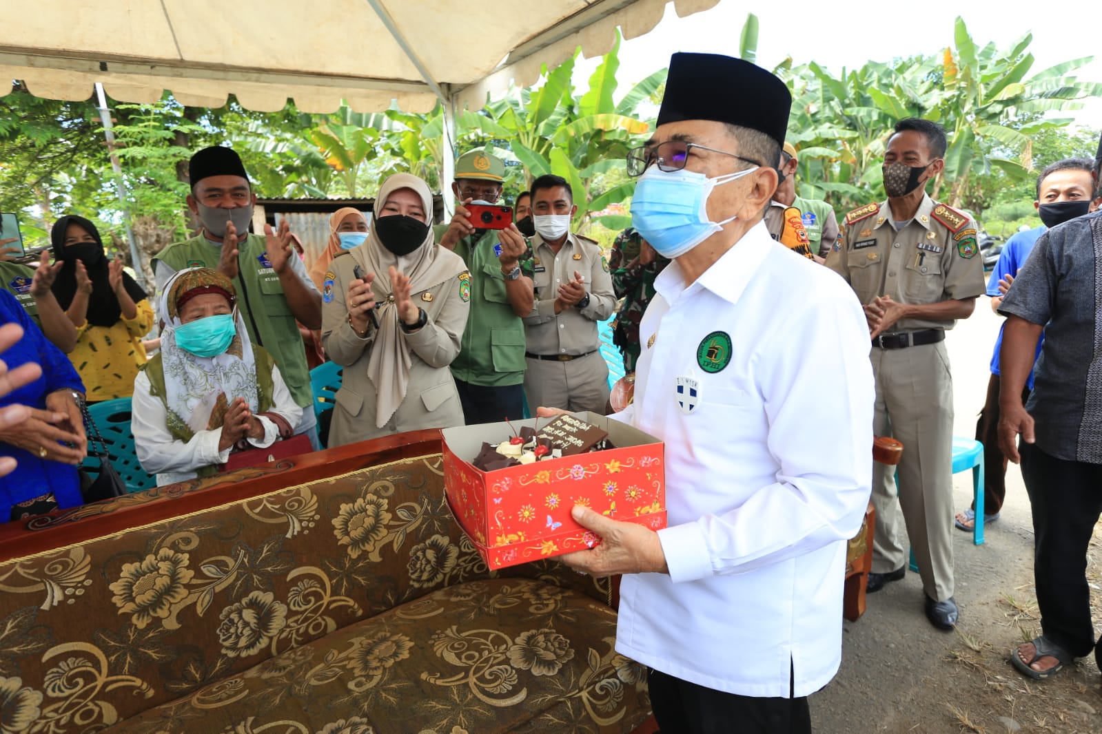 Tepat di Hari Ultahnya, Judas Amir Letakkan Batu Pertama Pembangunan Masjid di Pajalesang, Pesannya Sangat Menyentuh