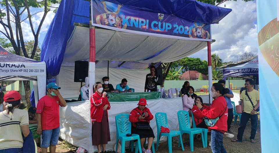 Hadiri KNPI Torut Cup, Anggota DPR RI Sarce Bandaso : Ajang Pencarian Pemain Muda Berbakat