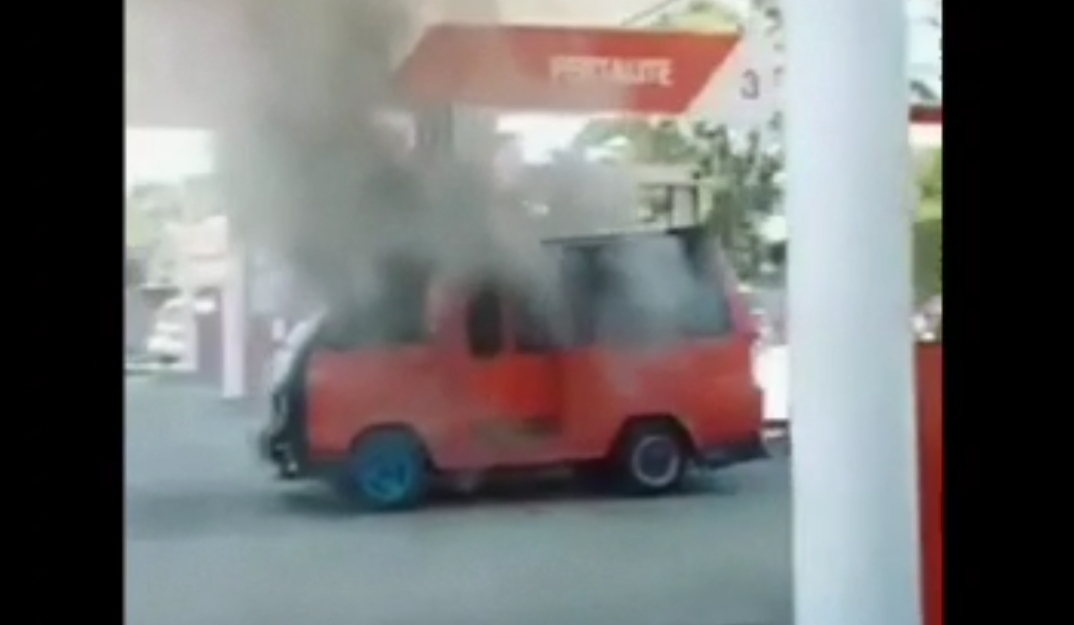 Video Mobil Pete-Pete Terbakar Saat Isi BBM di SPBU Padang Alipan Palopo, Sopir Kabur