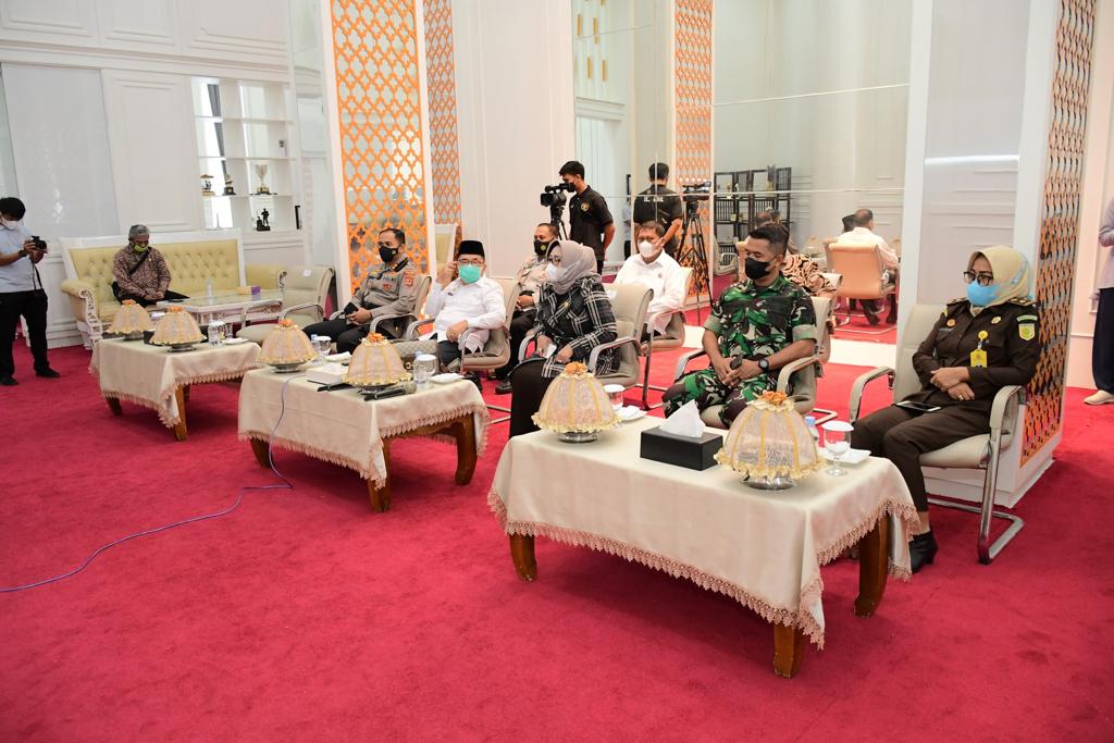 Rakor dengan Walikota Palopo, Plt Gubernur Sulsel Minta Vaksinasi Anak Harus Sesuai SOP