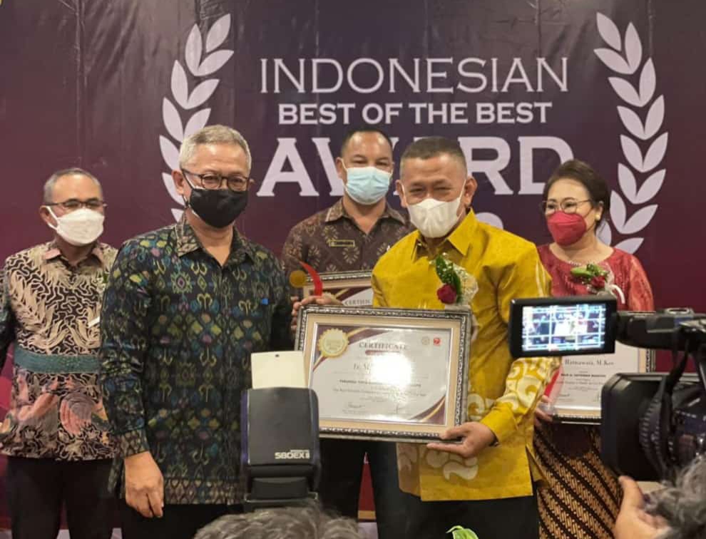 Perusahaan Terbaik dalam Pelayanan Prima, IAC Berikan Penghargaan Perumda AM TM Palopo