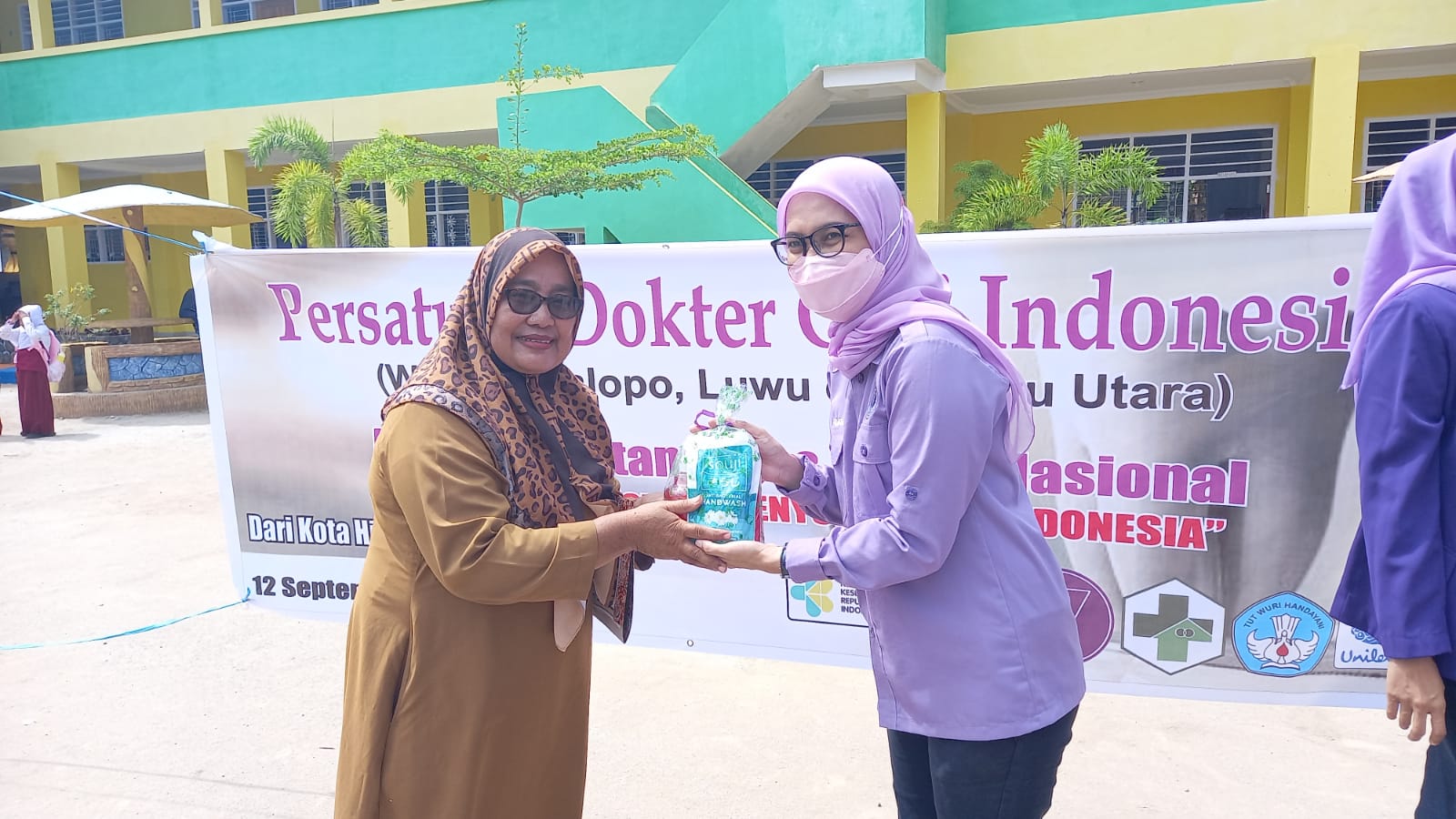 Peringati Hari Kesehatan Gigi dan Mulut Nasional, 200 Siswa SDN 3 Surutanga Palopo Sikat Gigi Bersama