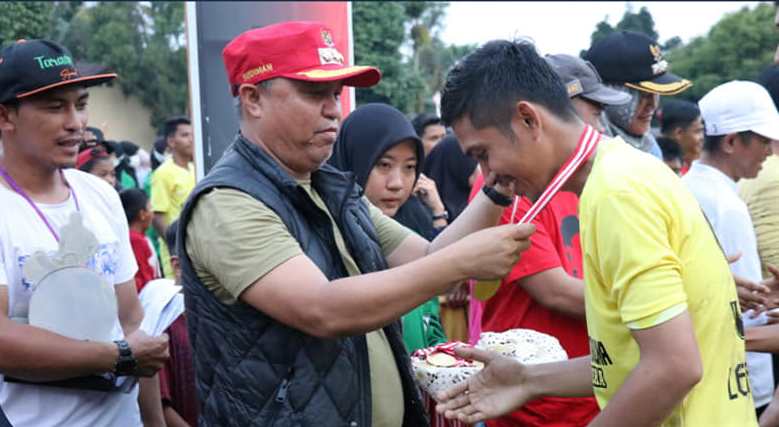 Bupti Lutim Inginkan Turnamen Apdesi Digelar Tingkat Kabupaten, Lera FC Rebut Juara I