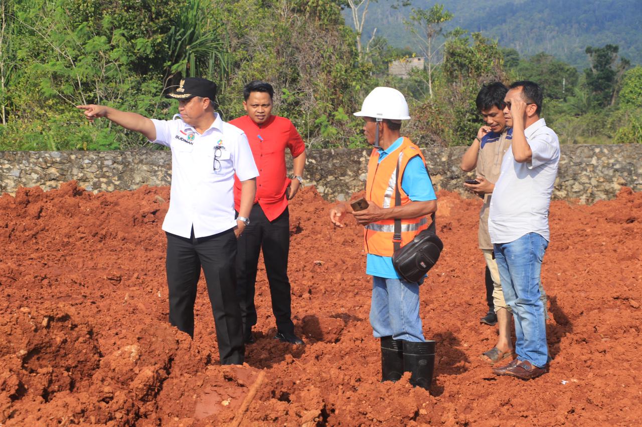 Pastikan Berjalan Lancar, Bupati Luwu Timur Tinjau Beberapa Lokasi Proyek Fisik