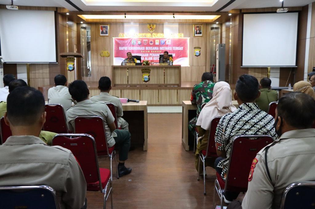 Kolaborasi Tangani Banjir dan Longsor, Kapolres Palopo Pimpin Rapat Penanganan Bencana Alam