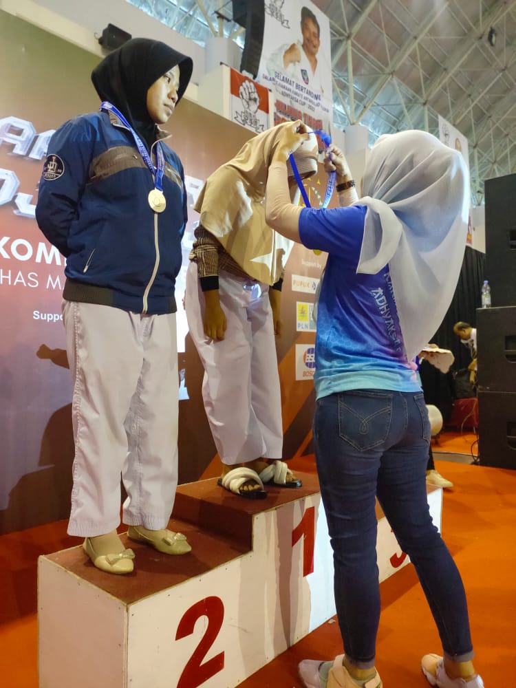 Karateka Luwu Sabet Dua Medali Emas di Piala Kajati Sulsel