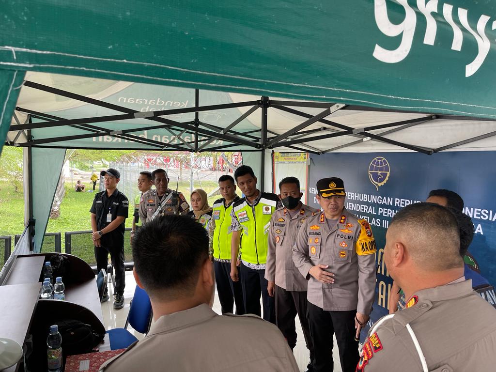 Kapolres Luwu Pantau Pos Pengamanan di Bandara I Lagaligo Bua