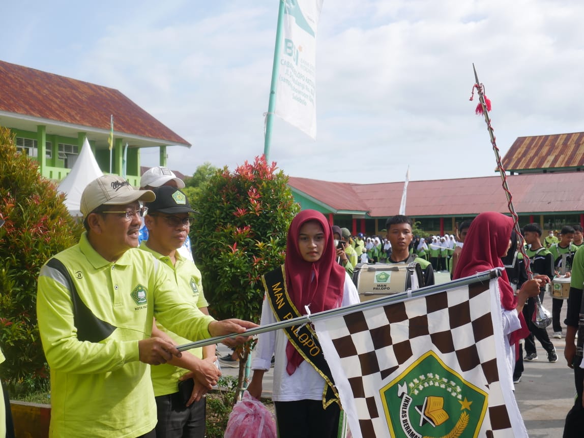 Hari Amal Bakti, Kemenag Palopo Gelar Jalan Santai Kerukunan