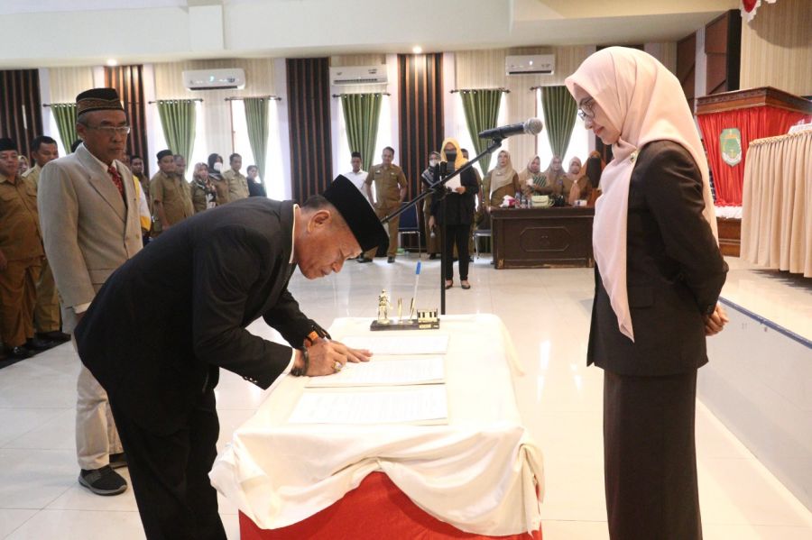 Irawan Tamsi Resmi Jabat Direktur Perumda Simpurusiang