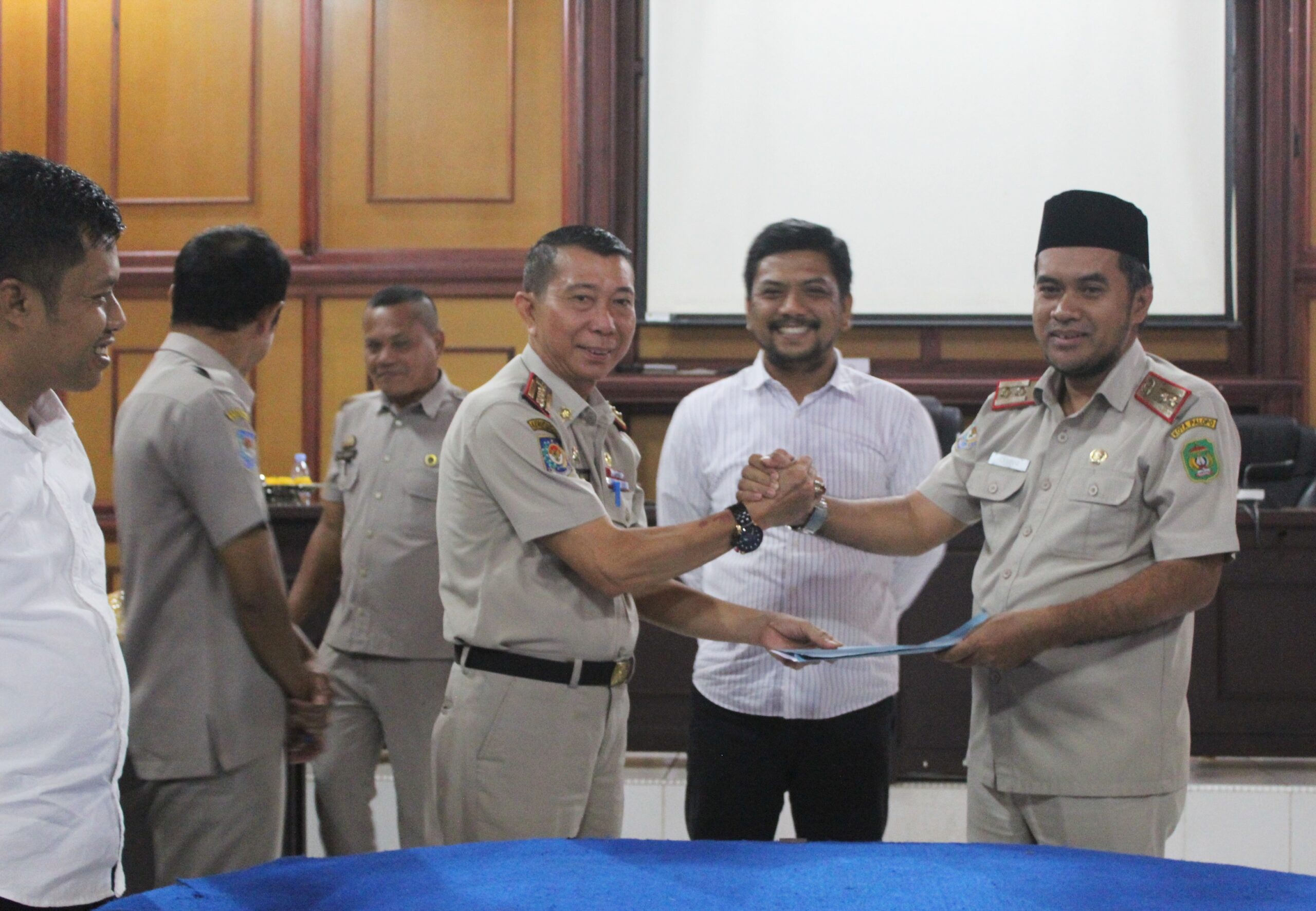 Resmi Jabat Sekwan Palopo, Taufiq Harap Anggota DPRD dan Staf Bersinergi
