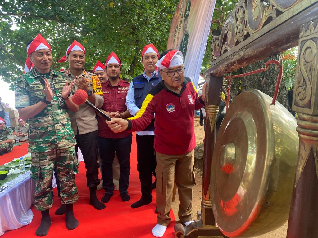 Judas Amir Pukul Gong Tanda Dimulainya Pencanangan Pengamanan Pemilu