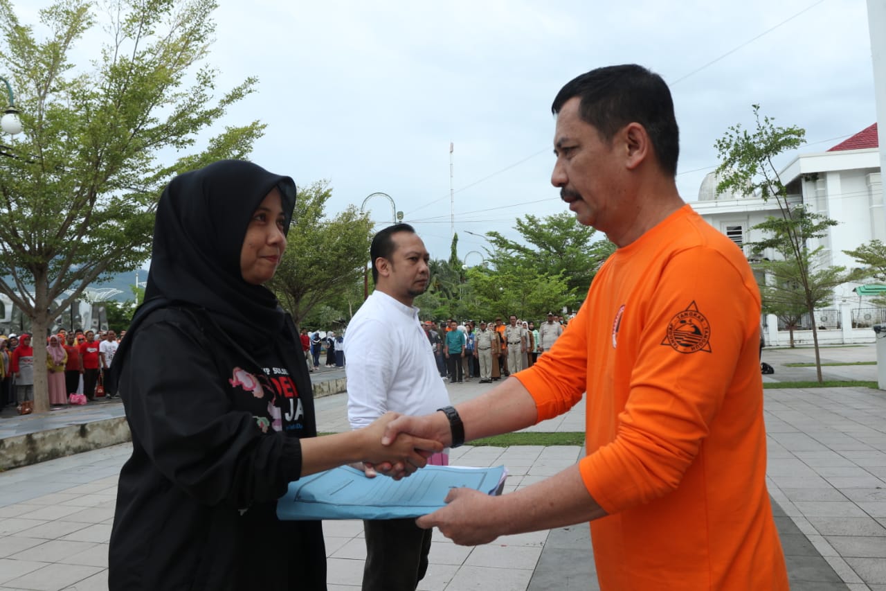 Pimpin Apel Siaga Percepatan Penurunan Stunting, Sekda Palopo Serahkan Data 344 Anak ke Bapak dan Ibu Asuh
