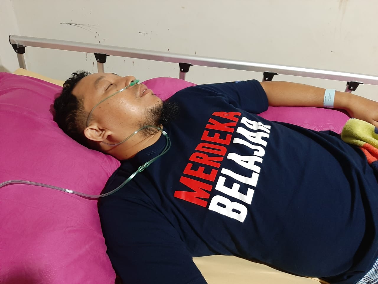 Ironis! Guru di Palopo Dianiaya Orang Tua Siswa di Depan Sekolah