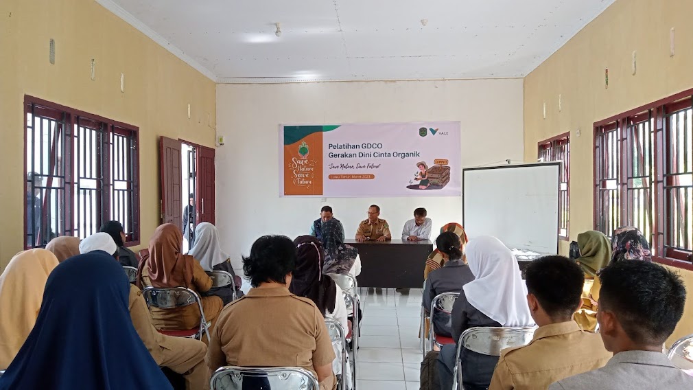 Lewat Pelatihan Gerakan Dini Cinta Organik, PT Vale Edukasi Siswa SD dan SMP