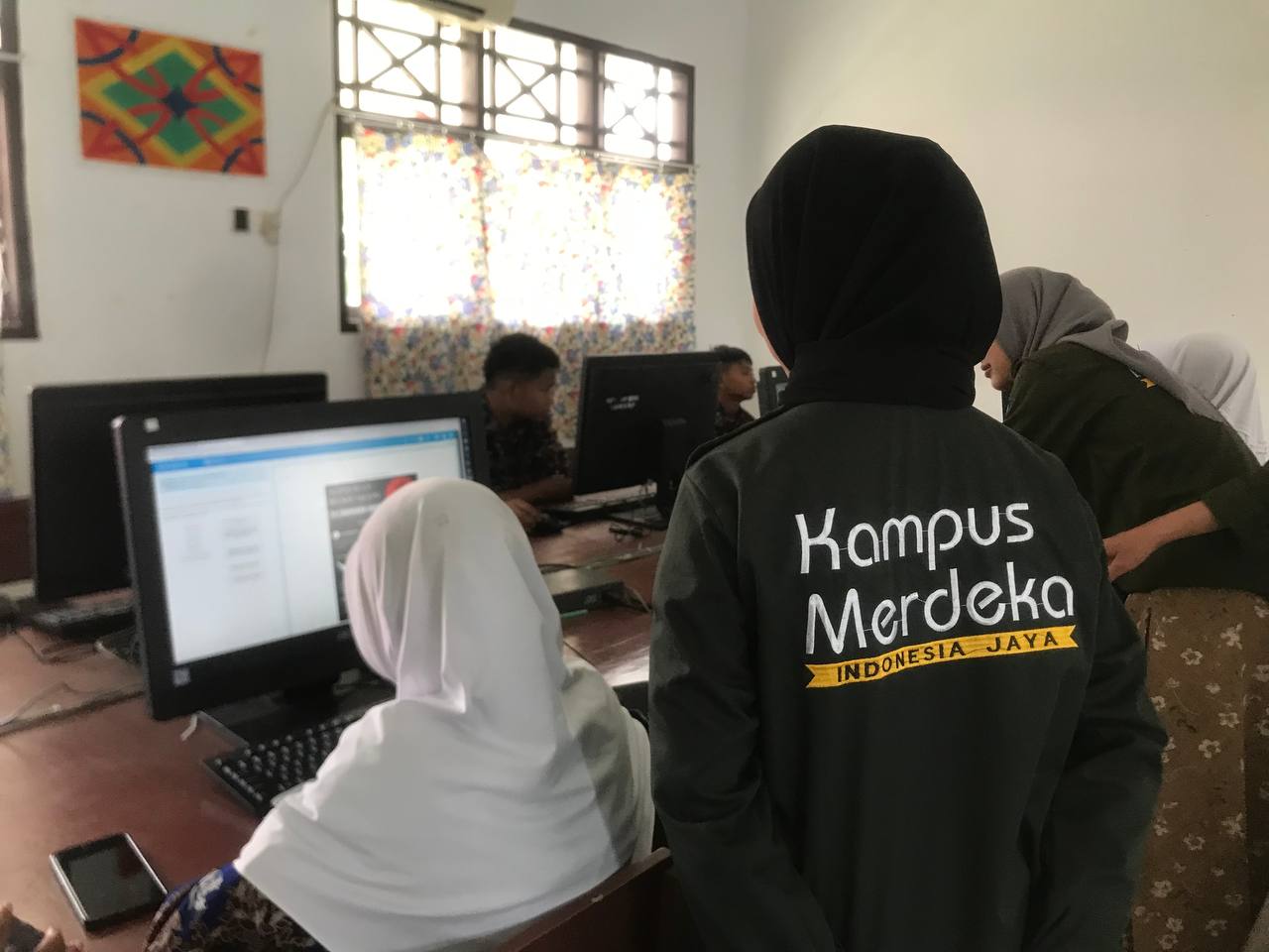 Terima 4 Mahasiswa UNCP, Upaya SMP Negeri 5 Palopo Tingkatkan Kemampuan Literasi Siswa