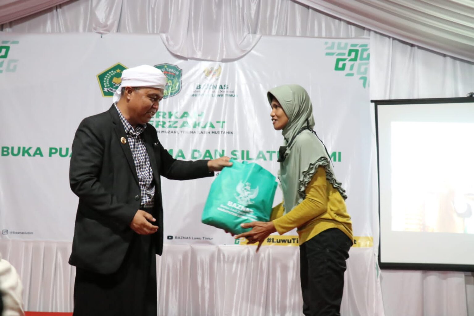 Budiman Launching Lemari Berkah Baznas Lutim