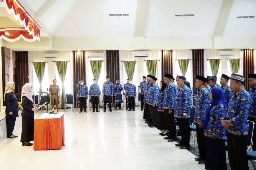 Jelang Idulfitri, Indah Lantik 34 Kepala Sekolah dan Mutasi 133 Guru