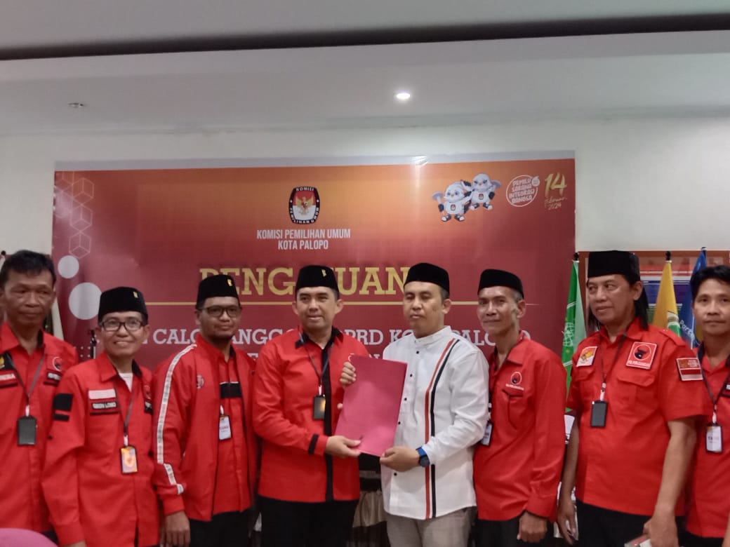 Daftarkan Caleg ke KPU, Alfri Jamil Optimis PDIP Palopo Raih Kursi di Setiap Dapil