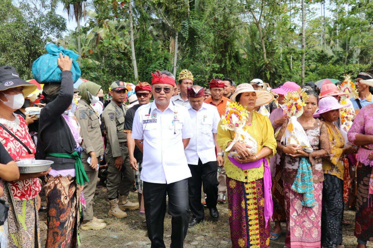 Hadiri Ngaben Massal di Alam Buana, Budiman : Mari Kita Jaga Keberagaman dan Kebersamaan