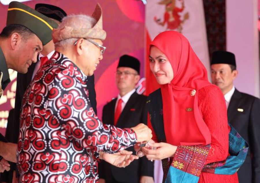 Indah Putri Raih Tanda Kehormatan Tertinggi Satyalancana Wira Karya